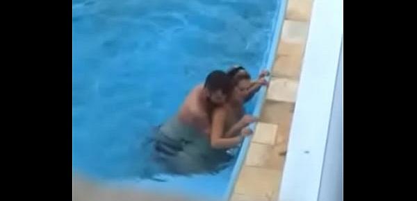  Sexo na piscina em Catolé do Rocha